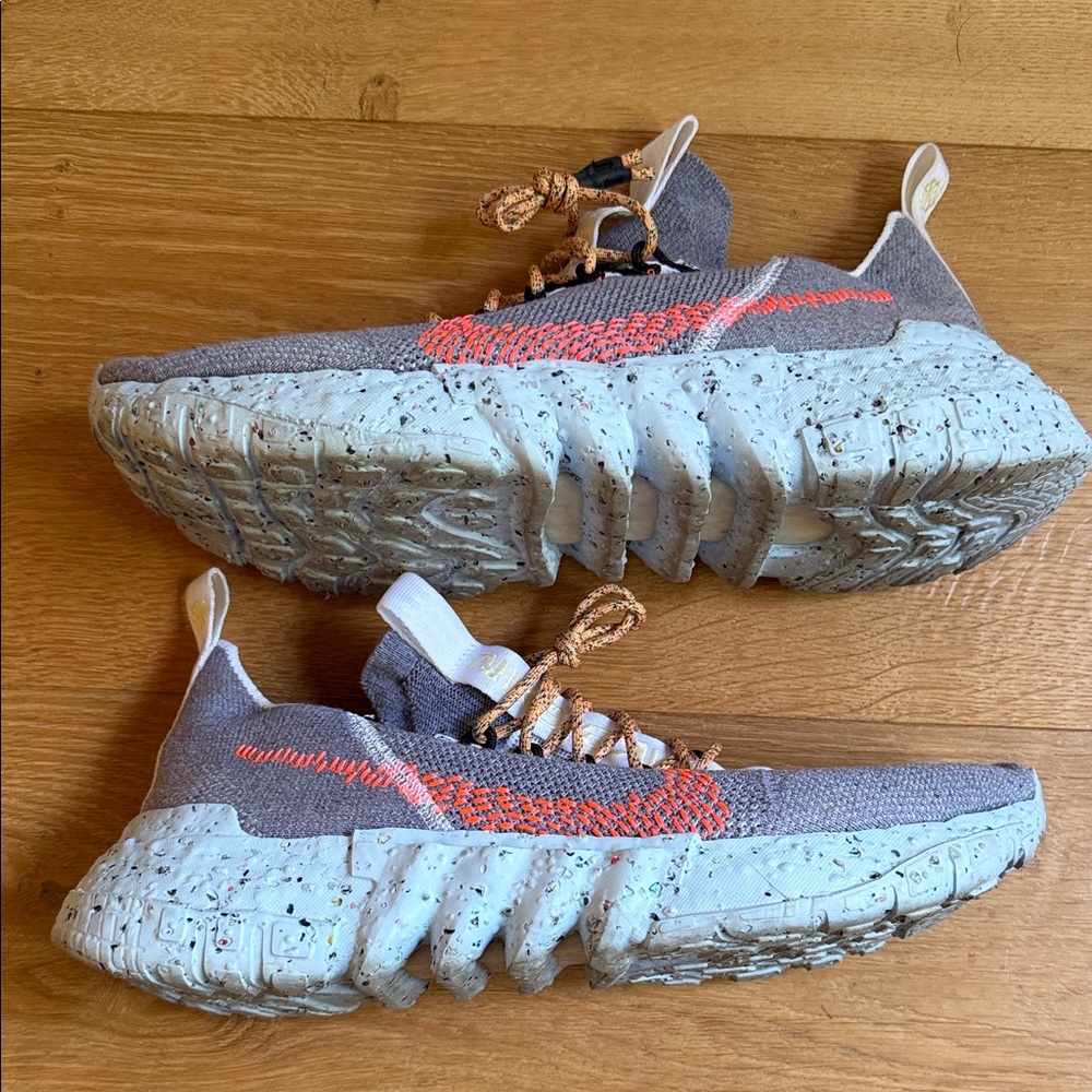 Nike Space Hippie 01